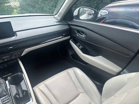 Used 2023 Honda Accord Touring image 13