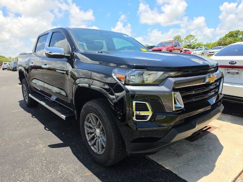 Used 2025 Chevrolet Colorado LT w/ Advanced Trailering Package RWD image 2