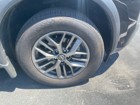 Used 2023 Nissan Rogue S AWD/4WD image 4