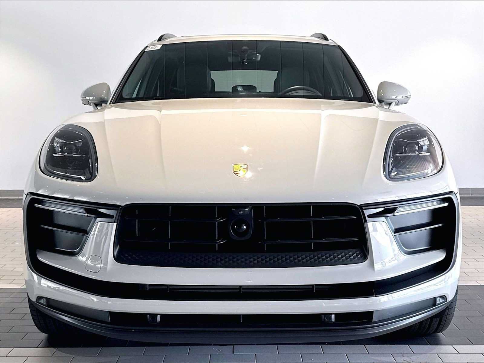 Used 2026 Porsche Macan AWD/4WD image 14