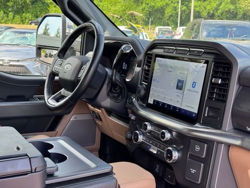 Used 2022 Ford F150 Lariat w/ Max Trailer Tow Package image 4