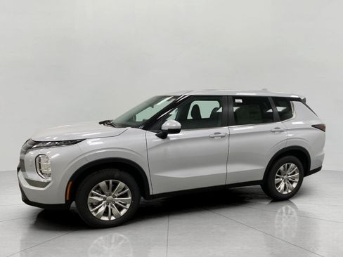 New 2026 Mitsubishi Outlander ES AWD/4WD image 7