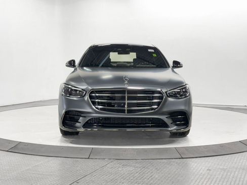 Used 2023 Mercedes-Benz S 580 4MATIC Sedan w/ AMG Line image 2