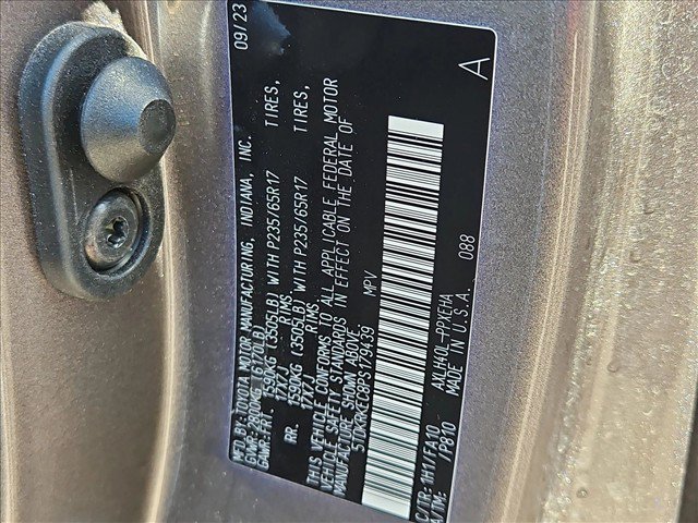 Certified 2023 Toyota Sienna LE FWD image 17