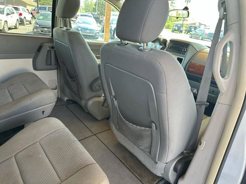 Used 2009 Chrysler Town & Country LX w/ PWR Convenience Group image 38
