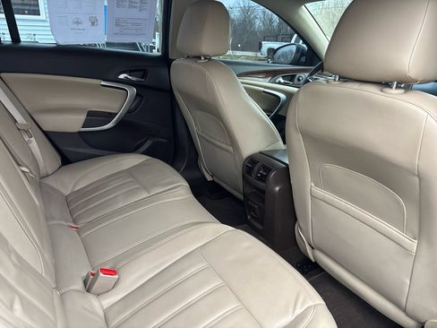 Used 2013 Buick Regal Premium image 22