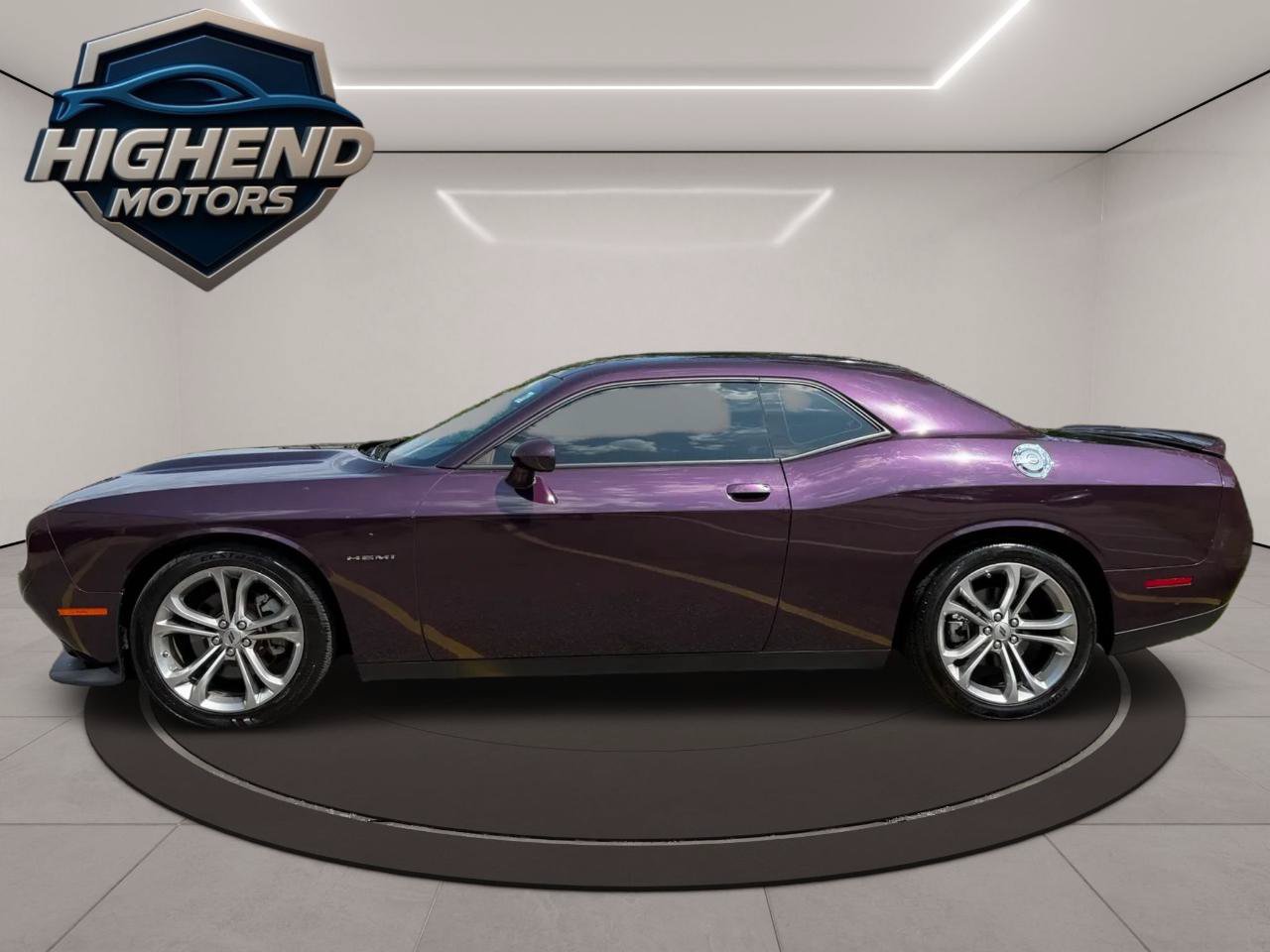 Used 2022 Dodge Challenger R/T RWD image 3