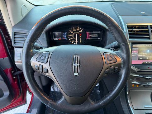 Used 2014 Lincoln MKX AWD w/ Equipment Group 102A image 17