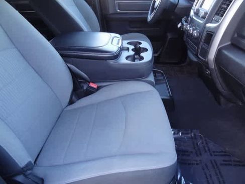 Used 2022 RAM 1500 Classic SLT image 12