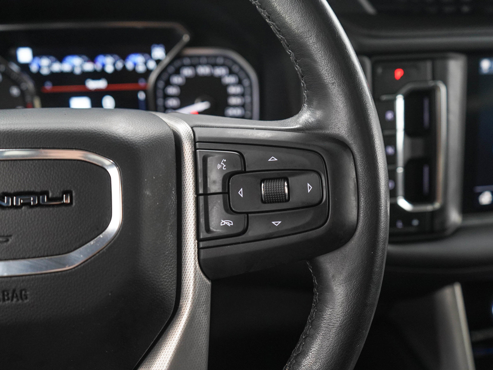 Used 2021 GMC Yukon Denali w/ Denali Premium Package AWD/4WD image 27