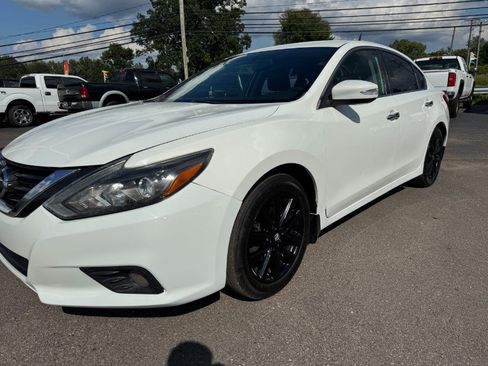 Used 2018 Nissan Altima 2.5 SL FWD image 9