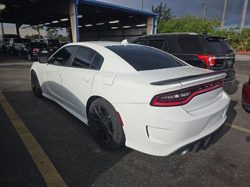 Used 2019 Dodge Charger Scat Pack w/ Plus Group RWD image 3