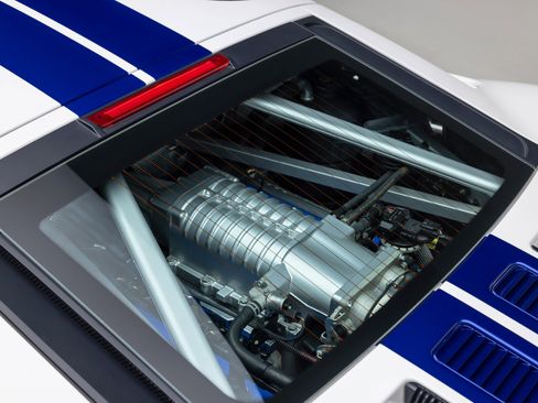 Used 2005 Ford GT RWD image 25