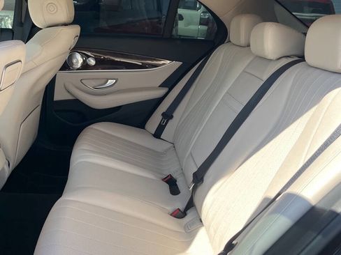 Used 2019 Mercedes-Benz E 300 4MATIC image 8