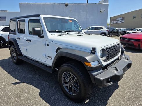 Used 2026 Jeep Wrangler Unlimited Sport AWD/4WD image 1