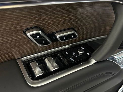 New 2026 Land Rover Range Rover SE image 27