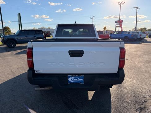 Used 2024 Toyota Tacoma SR image 8