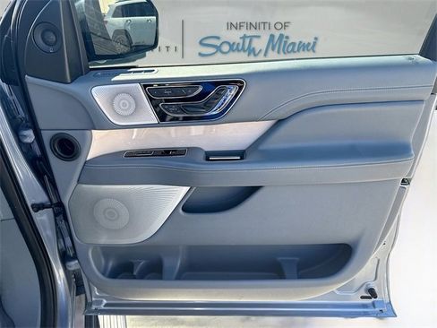 Used 2020 Lincoln Navigator Black Label w/ Cargo Convenience Package image 36
