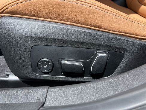 Used 2025 BMW M340i Sedan RWD image 39