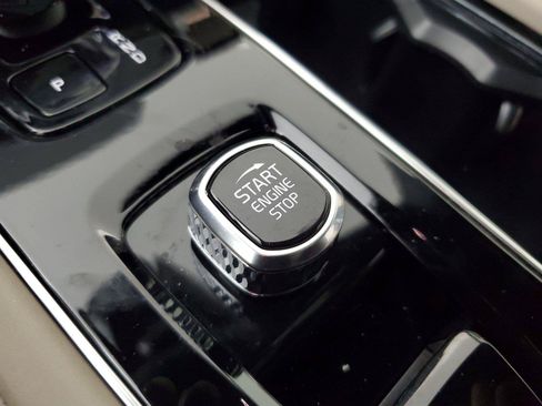 Certified 2026 Volvo XC90 B6 Plus w/ Protection Package Premier AWD/4WD image 33