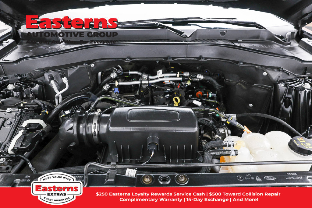 Used 2023 Ford Explorer XLT w/ Equipment Group 202A AWD/4WD image 8