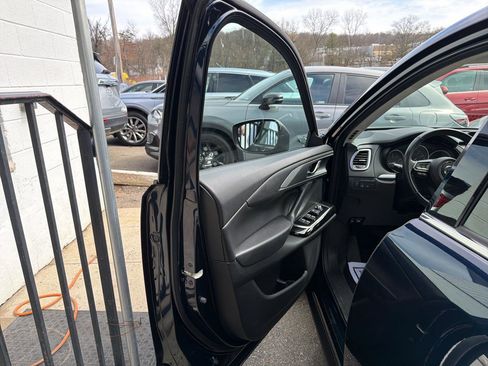 Used 2023 MAZDA CX-9 Touring image 18