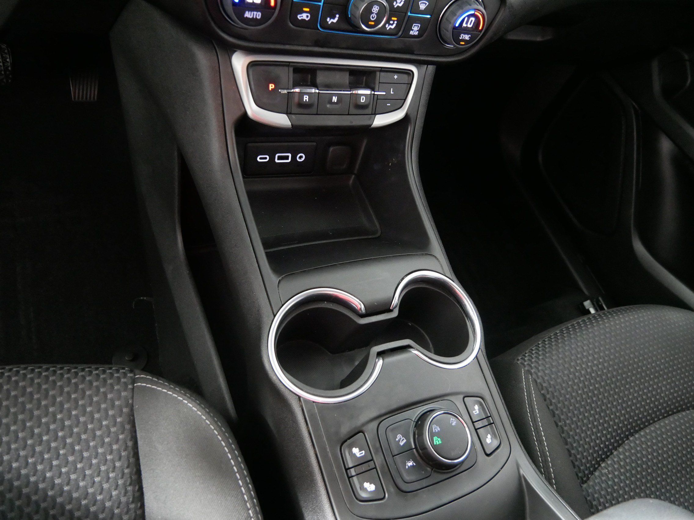 Used 2023 GMC Terrain SLE w/ Driver Convenience Package AWD/4WD image 24