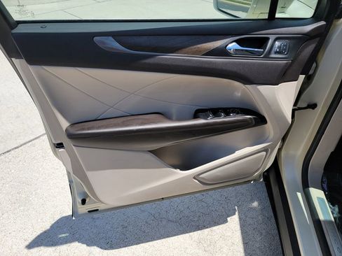 Used 2018 Lincoln MKC Reserve FWD image 8