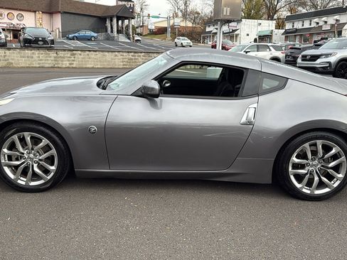 Used 2013 Nissan 370Z image 4