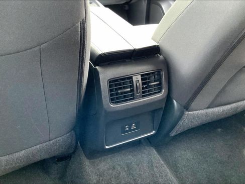 Used 2023 Nissan Rogue SV AWD/4WD image 39