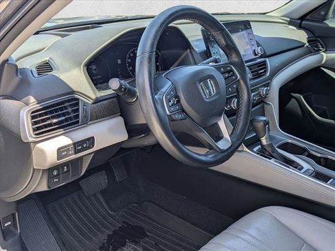 Used 2018 Honda Accord Touring image 10