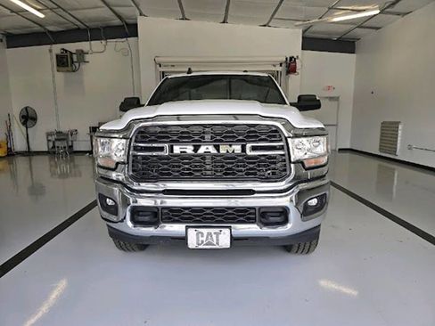 Used 2022 RAM 2500 Tradesman w/ Chrome Appearance Group image 2