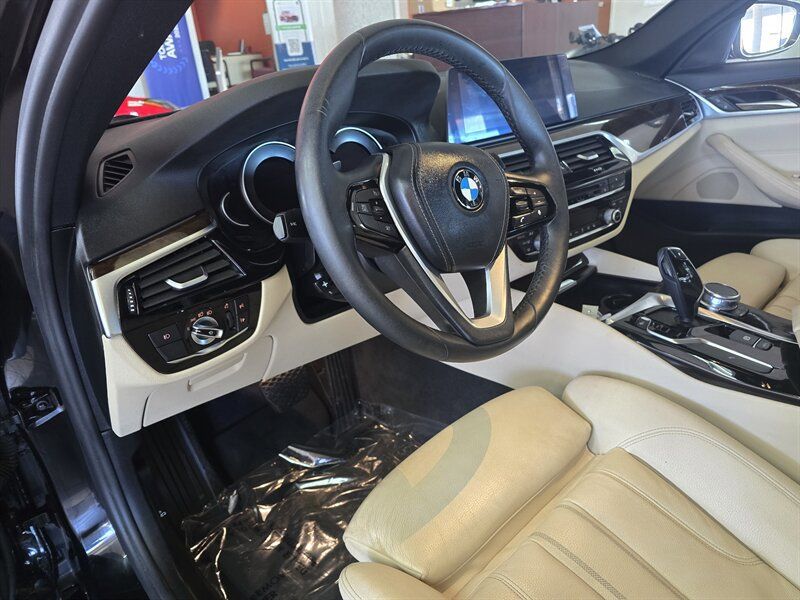 Used 2017 BMW 530i RWD image 8