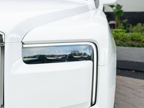 Used 2025 Rolls-Royce Cullinan image 7