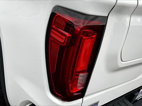 Certified 2022 GMC Sierra 1500 AT4 w/ AT4 Premium Package image 34
