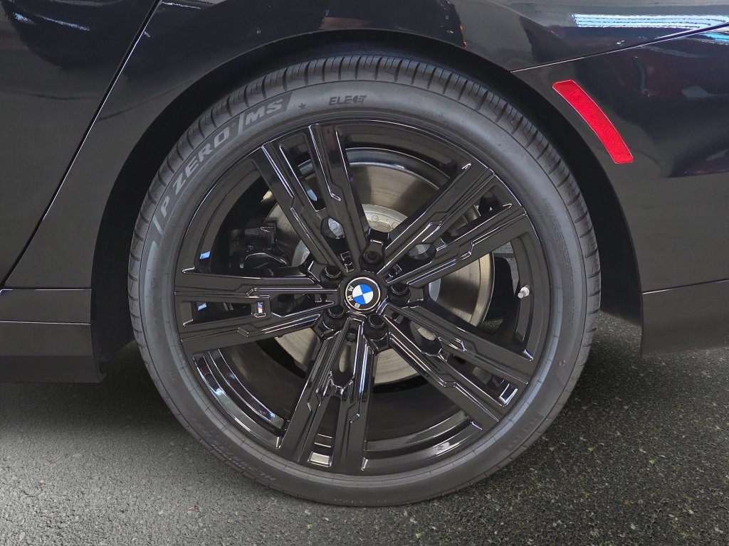 New 2027 BMW 740i w/ Executive Package RWD image 21