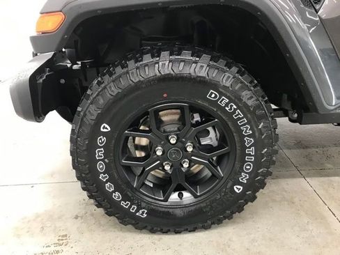 New 2025 Jeep Gladiator Willys image 41