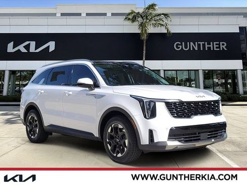 Certified 2025 Kia Sorento S w/ Panoramic Sunroof Package FWD image 1