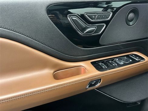 Used 2023 Lincoln Aviator Reserve w/ Jet Package image 38