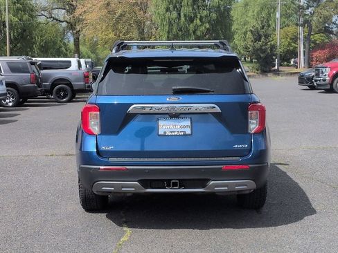 Used 2021 Ford Explorer XLT w/ Equipment Group 202A AWD/4WD image 4