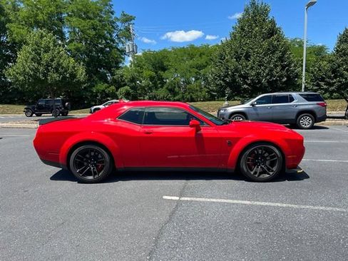 Used 2022 Dodge Challenger SRT Hellcat RWD image 4