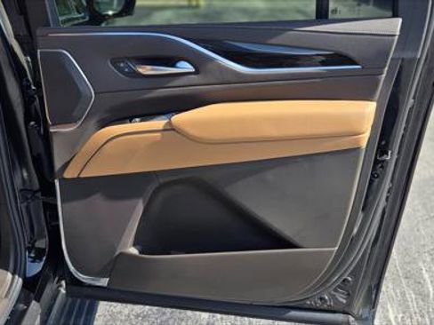 Used 2023 Cadillac Escalade ESV Sport w/ LPO, ONYX Package image 19