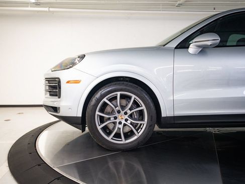 Certified 2024 Porsche Cayenne Coupe AWD/4WD image 11