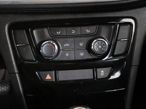 Used 2018 Buick Encore Preferred image 40