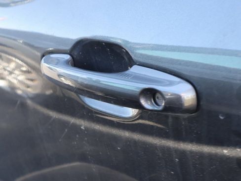 Used 2020 Ford Escape SE image 22