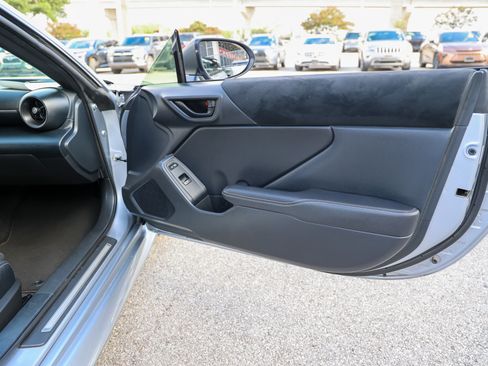 Used 2024 Toyota GR86 Premium RWD image 34
