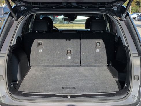 Used 2023 Jeep Grand Cherokee Limited w/ Black Appearance Package image 12