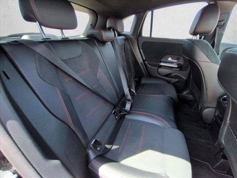 Used 2022 Mercedes-Benz GLA 250 4MATIC image 17