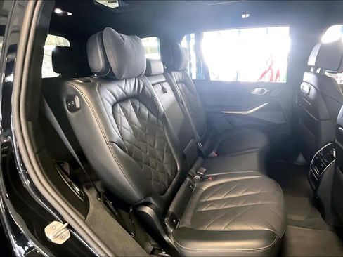Used 2026 BMW X7 xDrive40i image 18