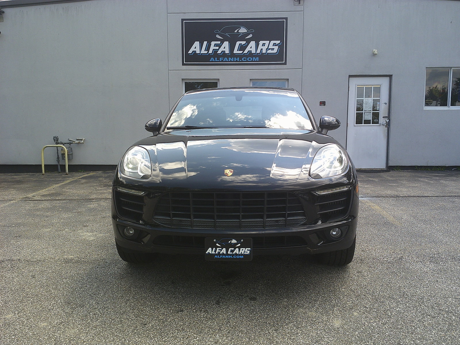 Used 2015 Porsche Macan S AWD/4WD image 2